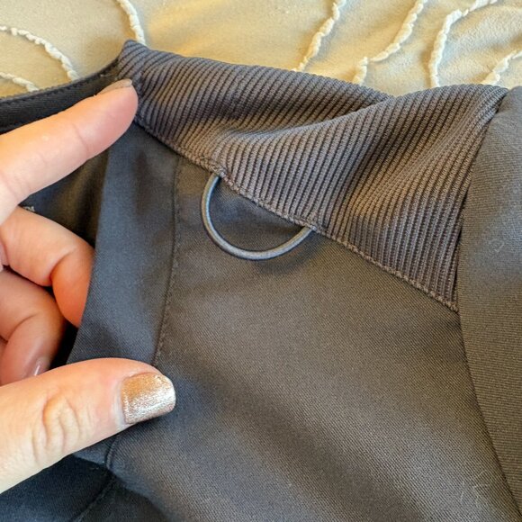 NWOT Grey's Anatomy Capri SPX Stretch Scrub Top - Picture 5 of 7